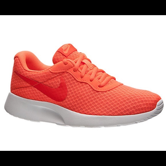 nike tanjun orange